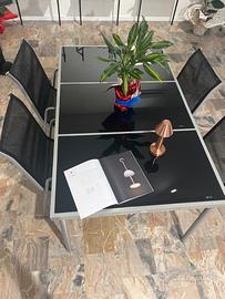 Tavolo e sedie da esterno