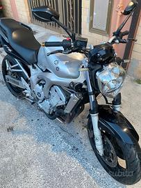 Moto Yamaha FZ6 - 2006
