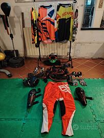 Protezioni e vestiario Cross