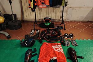 Protezioni e vestiario Cross