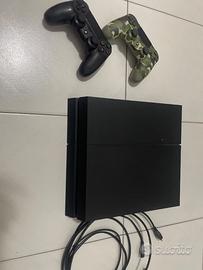 Ps4 con due telecomandi originali