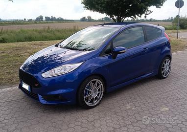  Ford Fiesta st 182