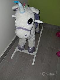 dondolo unicorno