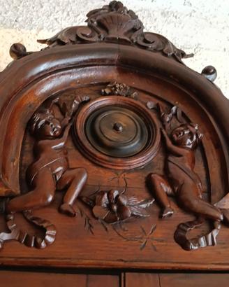 credenza antica  in legno massello intagliato