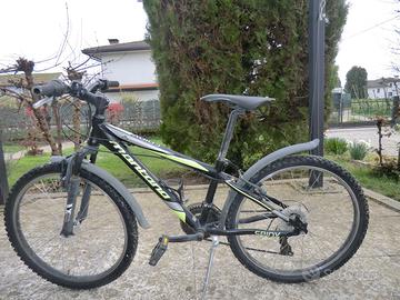 bicicletta per ragazzo taglia M