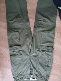 pantaloni cargo