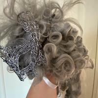 Parrucca con maschera