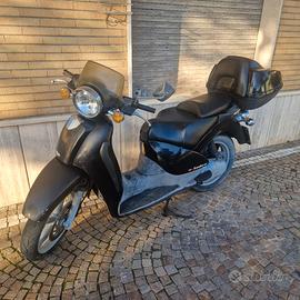 Aprilia Scarabeo 125
