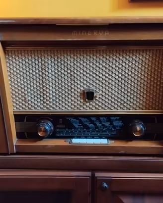 radio/ giradischi minerva