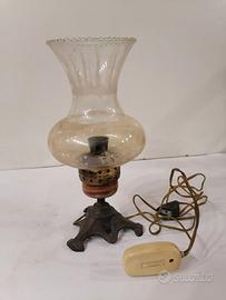 Lumetto antico da comodino