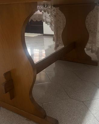 Tavolo in legno massello