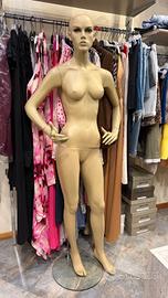 manichino donna