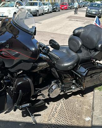 Harley Davidson cvo 2011 ultra classic (Raro)