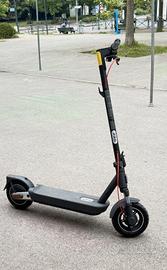 Xiaomi 5 Pro Monopattino Electric Scooter