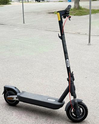 Xiaomi 5 Pro Monopattino Electric Scooter