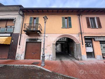 Negozio a Gerenzano Piazza XXV Aprile 1 locali