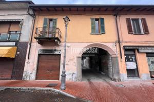 Negozio a Gerenzano Piazza XXV Aprile 1 locali
