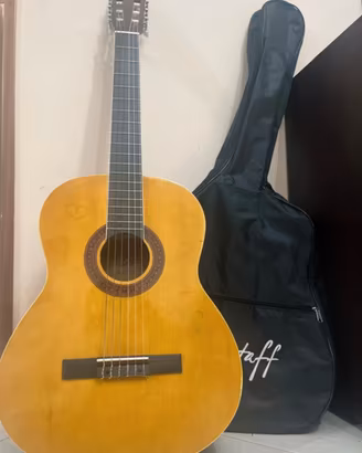 chitarra classica in buone condizioni