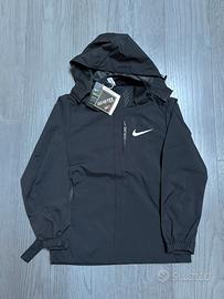 Giacca a vento Nike impermeabile taglia M