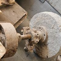 Ruota in pietra fatta a mano