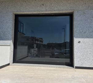 PORTA VETRI PER NEGOZI