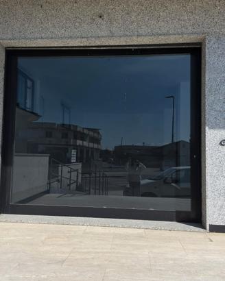 PORTA VETRI PER NEGOZI