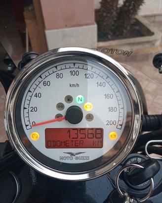 moto Guzzi v 9 roamer