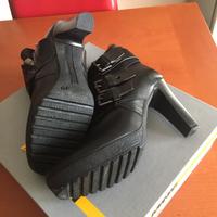 Stivaletto tacco alto