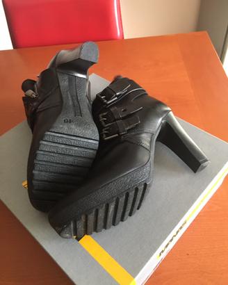 Stivaletto tacco alto