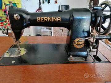macchina da cucire con mobile