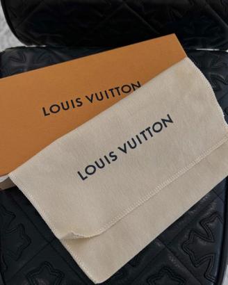 monegram Louis Vuitton 