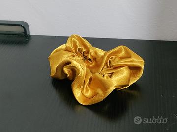 Elastico scrunchies elegante donna dorato
