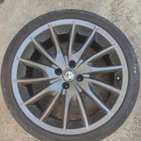 4CERCHI IN LEGA 18" ALFA ROMEO QUADRIFOGLIO+ GOMME