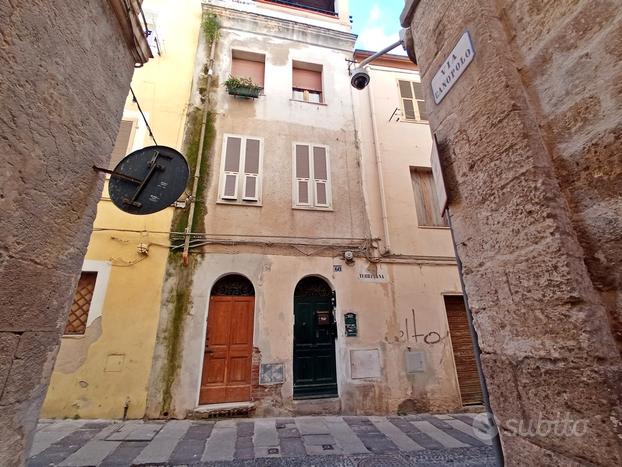 Centro storico, trilocale con terrazza