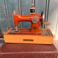 Macchina da cucire giocattolo