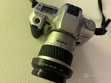 Macchina fotografica Minolta Dynax 404si + zoom