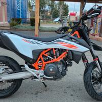 KTM 690 smc-r