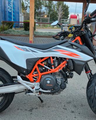 KTM 690 smcr