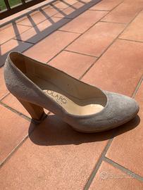 décolleté in camoscio grigio del marchio Scolaro