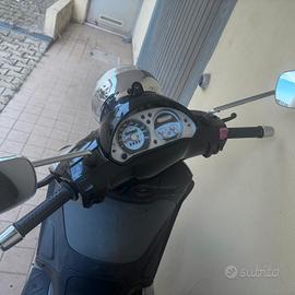  Beverly 500 del 2003 si  documenti motore rotto