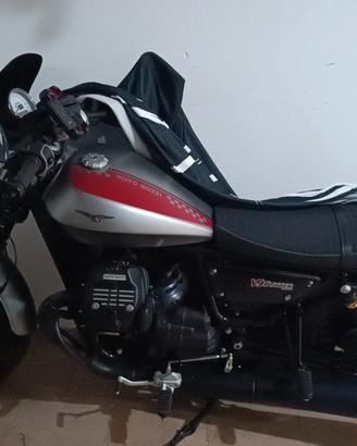 Moto Guzzi V9 bobber