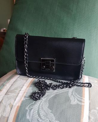 Borsa piccola nera a tracolla / vita