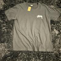 T-shirt Stüssy grafica “8 Ball” Taglia M (NUOVA)