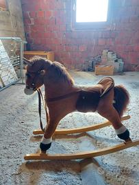 pony dondolante per bambini