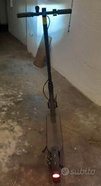 Monopattino Elettrico Xiaomi Mi Electric Scooter