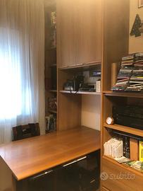 Mobili per cameretta o studio in legno