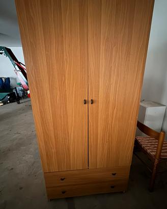Armadio due ante in legno