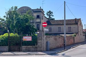 PIOVE DI SACCO CENTRO STORICO - particolare porzio