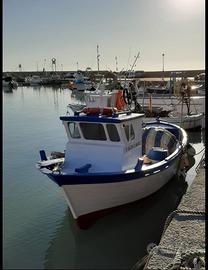 Barca da pesca con licenza