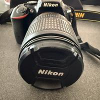 Nikon D5500 con obiettivo 18/105
